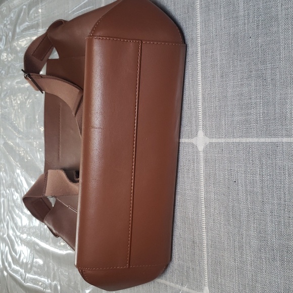 Everlane The Form Shoulder Bag - Picture 8 of 16